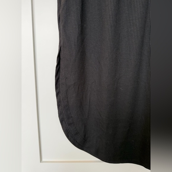 Black Ribbed Skirt - Picture 2 of 6
